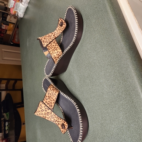 Donald J. Pliner Leopard Print Women's Sandals - Picture 4 of 5